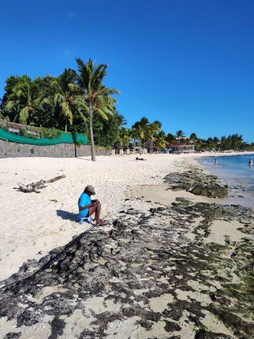 A Beachfront Haven - Ocean Point B2 Apartment Pointe aux Piments Exterior foto